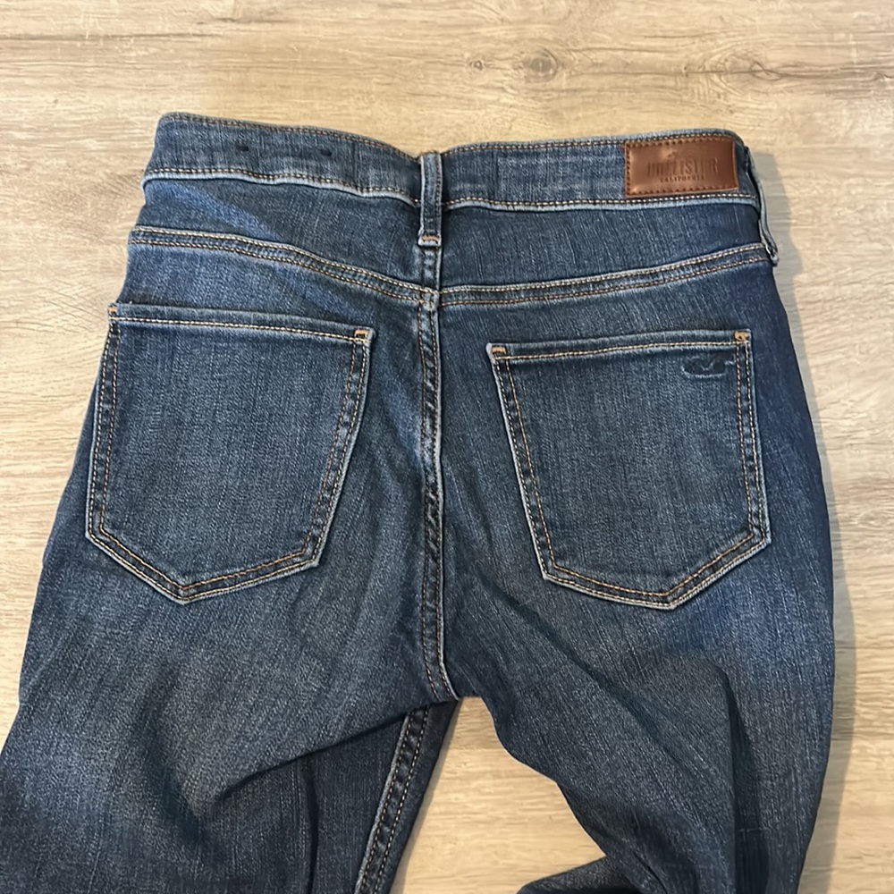 Hollister mid rise super skinny jeans - Picture 2 of 3